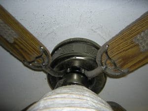 how to clean ceiling fans